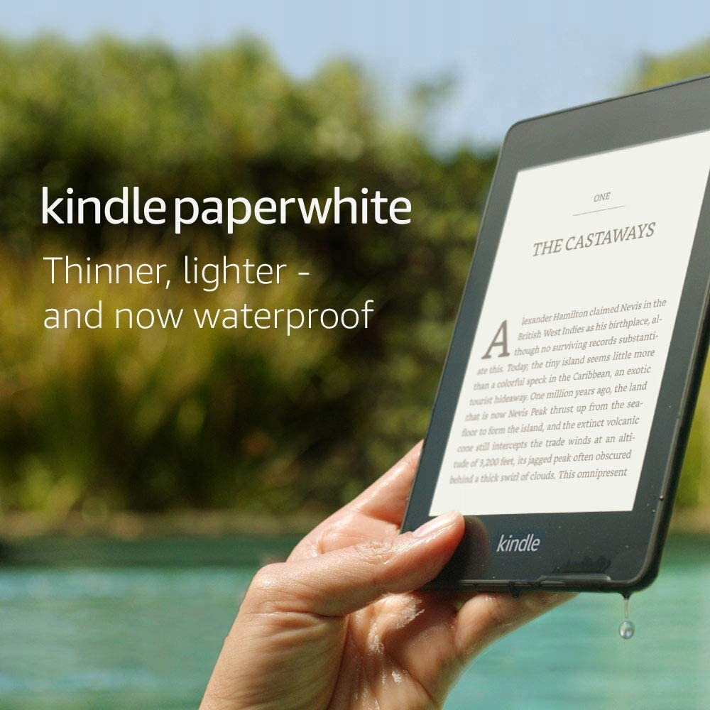 Czytnik e-Booków Amazon Kindle Paperwhite 4 czarny widok na czytnik w rękach