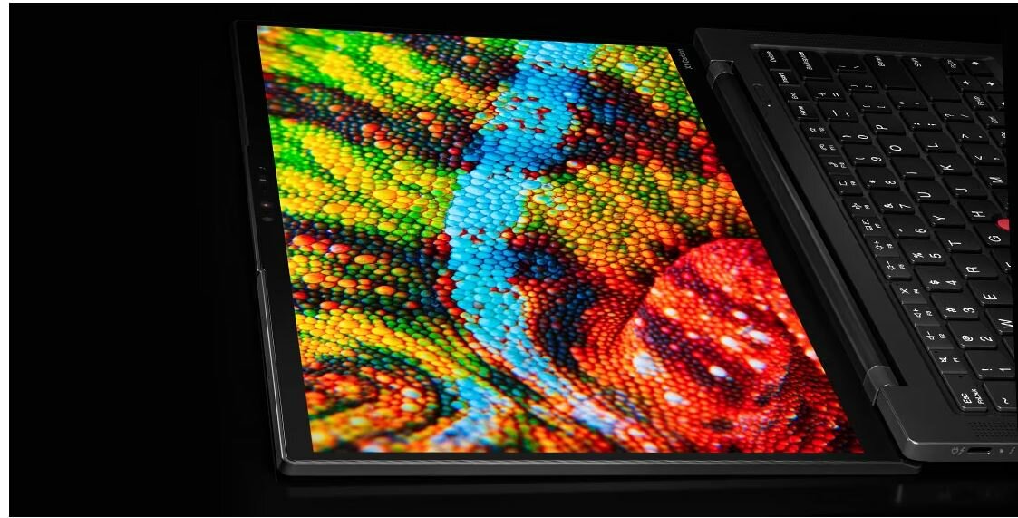 Laptop Lenovo ThinkPad X1 Carbon Gen 11 zbliżenie na wyświetlacz na którym znajduje się kolorowa, jaskrawa grafika