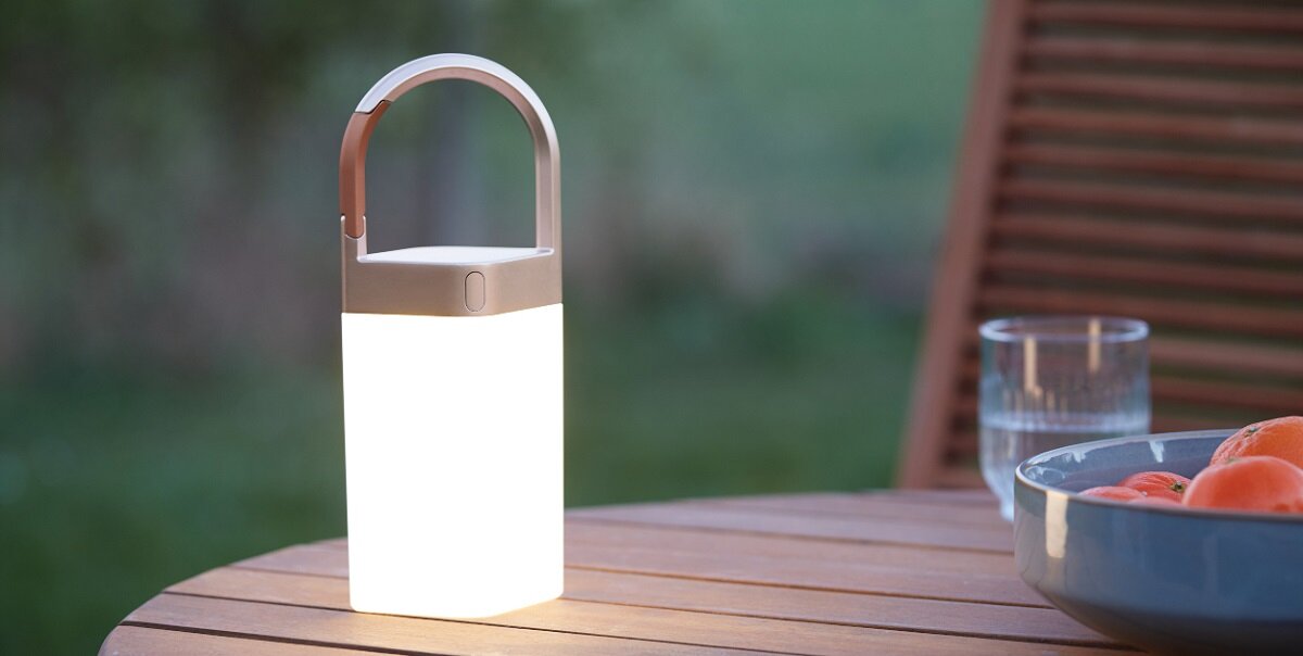 Lampa Lexon Horizon LED szara lampa na stole ogrodowym