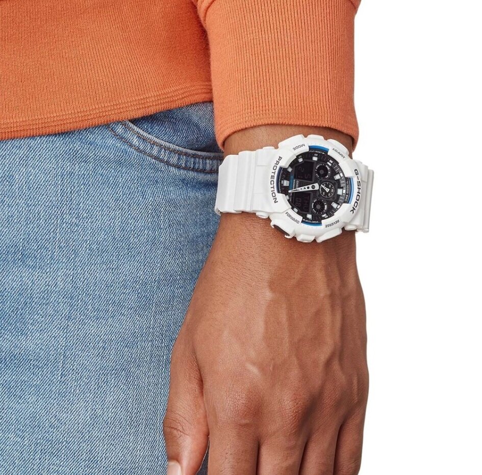 Zegarek G-Shock GA-100B-7AER biały pokazany zegarek na ręku