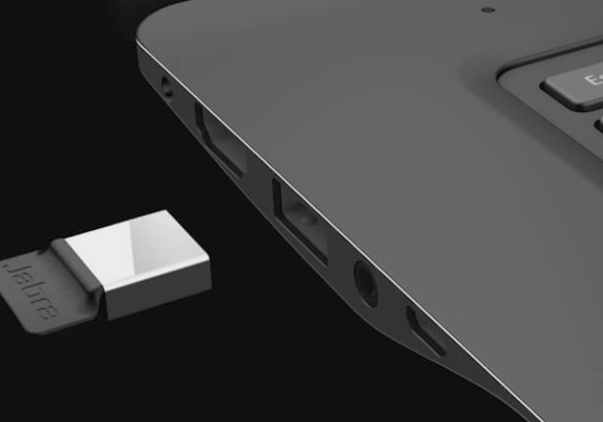 Słuchawki bezprzewodowe Jabra Evolve 65 UC odbiornik bluetooth i laptop